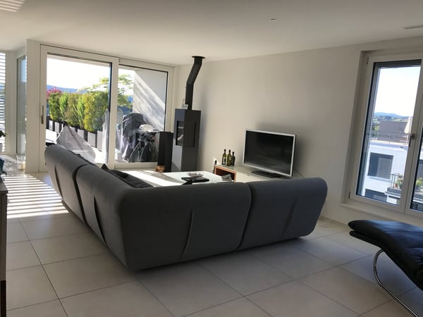 Moderne 1.5-Zimmer-Attika mit Balkon und schöner Aussicht in Rheinfelden 6