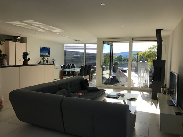 Moderne 1.5-Zimmer-Attika mit Balkon und schöner Aussicht in Rheinfelden 4