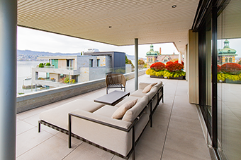 Exklusive 1.5-Zimmer-Dachwohnung mit Seeblick in Küsnacht 2