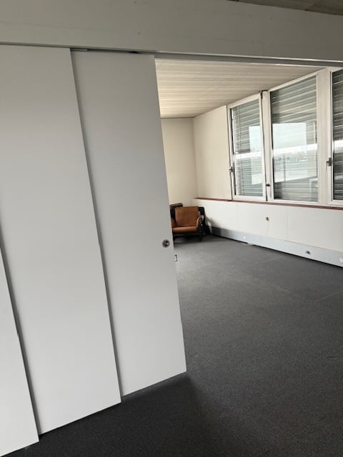 Wohnloft/Büro mit Dachterrasse Oetwil am See,mit Teilhauswartung 2