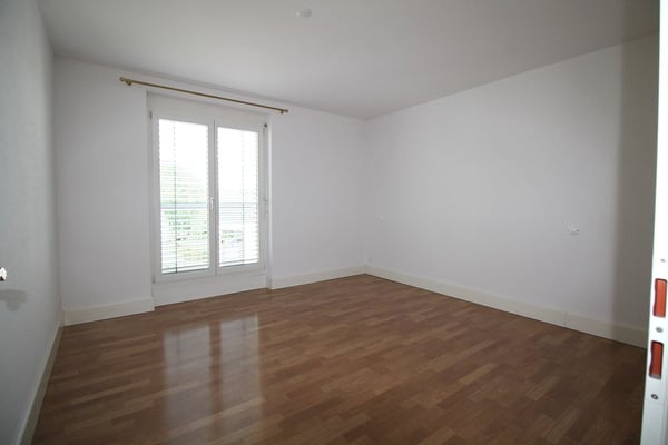 Moderne 1.5-Zimmer-Wohnung mit Balkon und Garage in Muhen 3