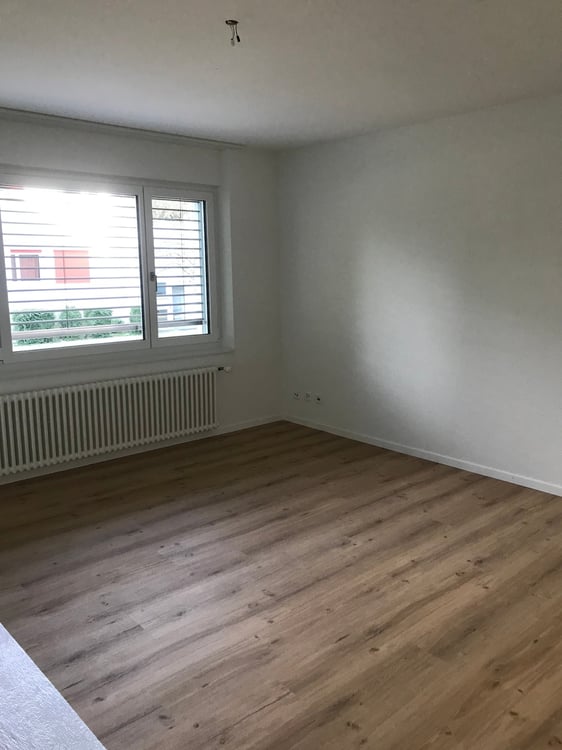 Helle 1.5-Zimmerwohnung im Hochparterre eines 6-Parteien-Hausteils 8