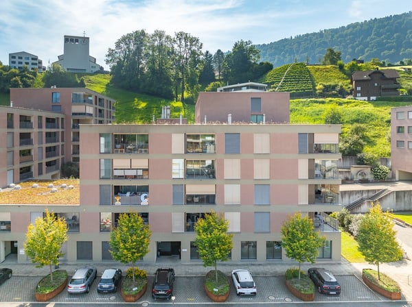 Moderne 2.5-Zimmer-Dachwohnung in Luzern-Littau mit zwei Tiefgaragen-Parkplätzen 1