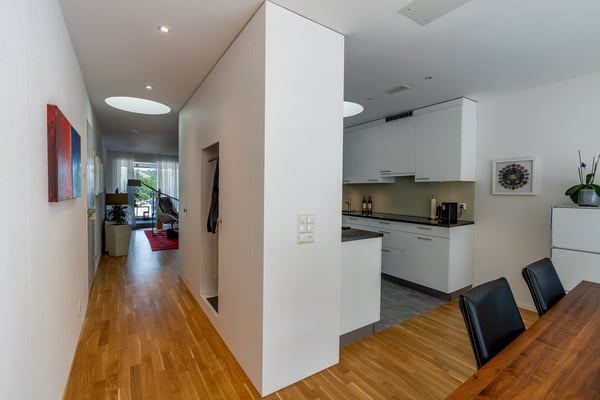 Moderne 2.5-Zimmer-Dachwohnung in Luzern-Littau mit zwei Tiefgaragen-Parkplätzen 12