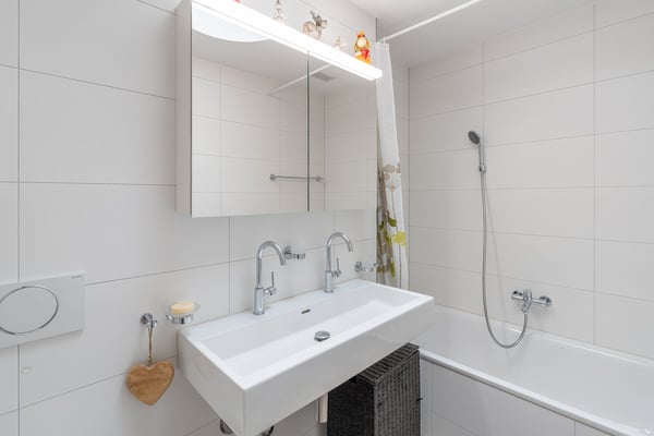 Moderne 2.5-Zimmer-Dachwohnung in Luzern-Littau mit zwei Tiefgaragen-Parkplätzen 15