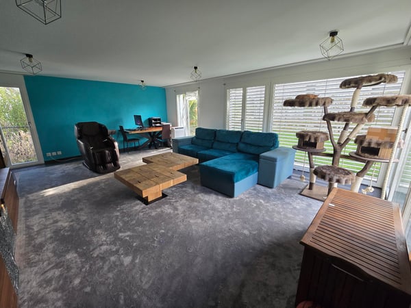 Spacious 1-Room Family House with Garage in Quiet Auw Location 3