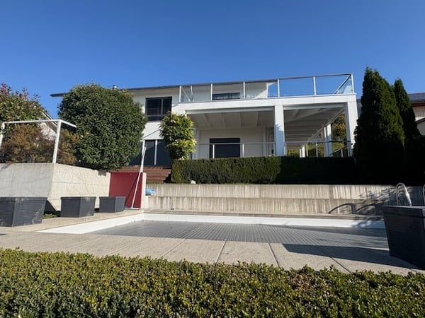 Exklusives 2.5 Zimmer-Einfamilienhaus mit Pool in Stettfurt 3