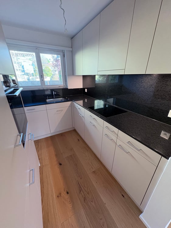 zu verkaufen: kernsanierte, ruhige 1 1/2 Zimmerwohnung im Dorfkern, im 1. OG (AAA-Lage) 3