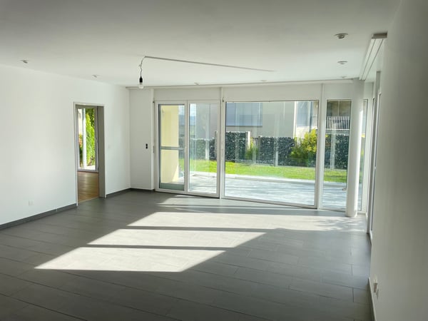 Moderne 1.5-Zimmer-Erdgeschosswohnung mit grosser Terrasse in Schaffhausen 3