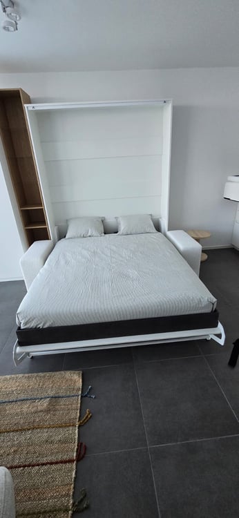 Moderno appartamento arredato con vista panoramica a Paradiso 9