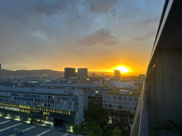 Moderne 1.5-Zimmer-Wohnung mit atemberaubender Aussicht im Zürcher Kreis 5 12