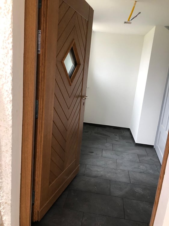 Einfamilienhaus mit Aussicht und grosszügigem Umschwung - Erstvermietung! 3