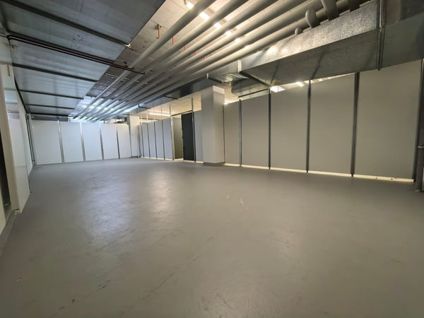 Gewerbe-Lager Units mit Rampe, Ladebrücke & Warenlift 15