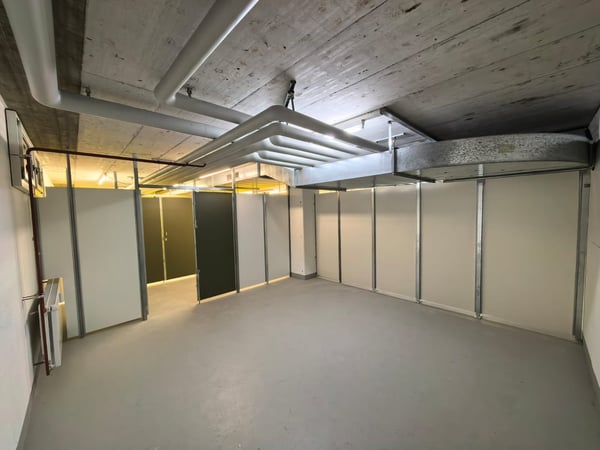 Gewerbe-Lager Units mit Rampe, Ladebrücke & Warenlift 13