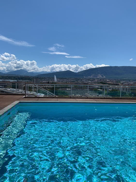 1-room apartment with balcony and shared rooftop pool 9