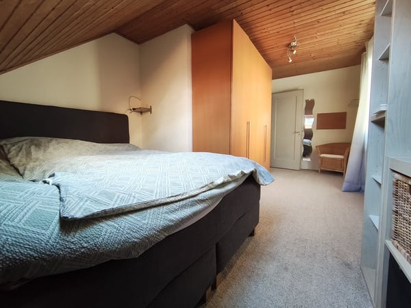 Befristetes älteres Einfamilienhaus mit Kamin und Garten in Zürich Seebach 7