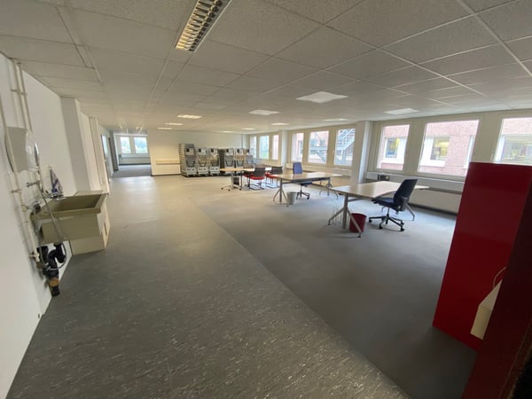 Helle Büroräume zur Untermiete an zentraler und verkehrsgünstiger Lage in Schlieren 4