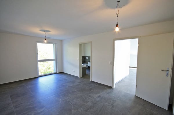 Luxuriöse 1.5 Zimmer Attika-Wohnung in 3-Familienhaus an sonniger Südhanglage 4