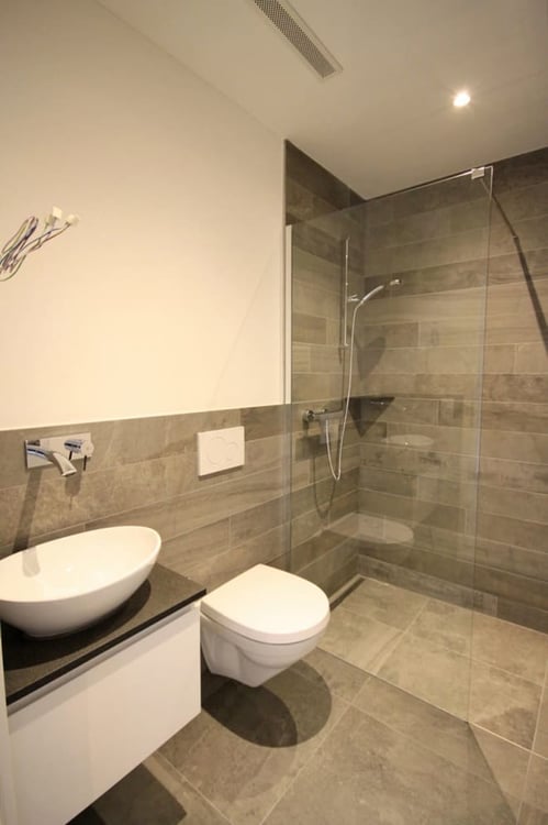 Luxuriöse 1.5 Zimmer Attika-Wohnung in 3-Familienhaus an sonniger Südhanglage 8