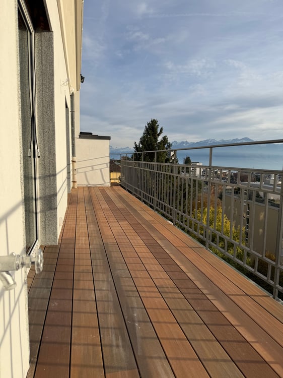 Appartement NEUF de haut-standing avec vue panoramique sur le lac et les Alpes 17