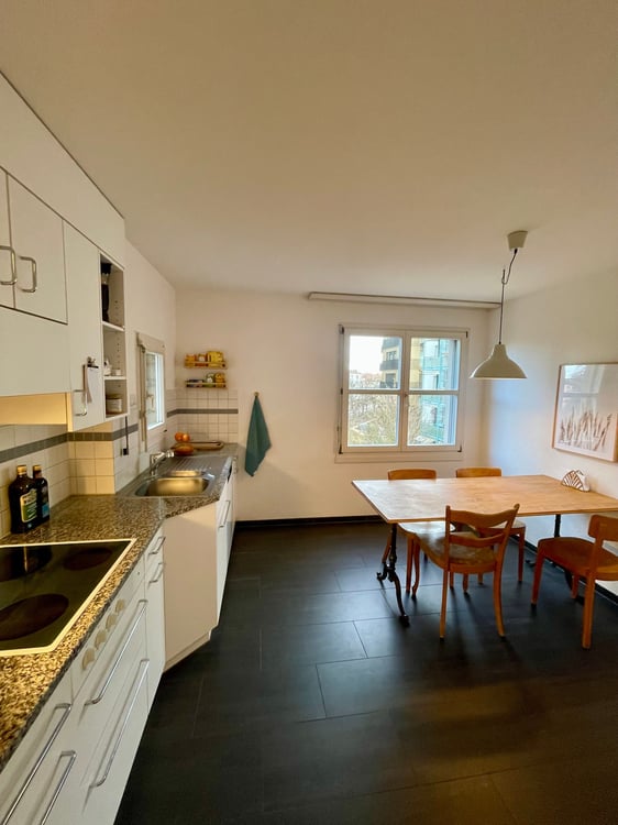 Untermiete für 14 Monate, möblierte moderne 1.5-Zimmer-Wohnung im Tiergarten 5