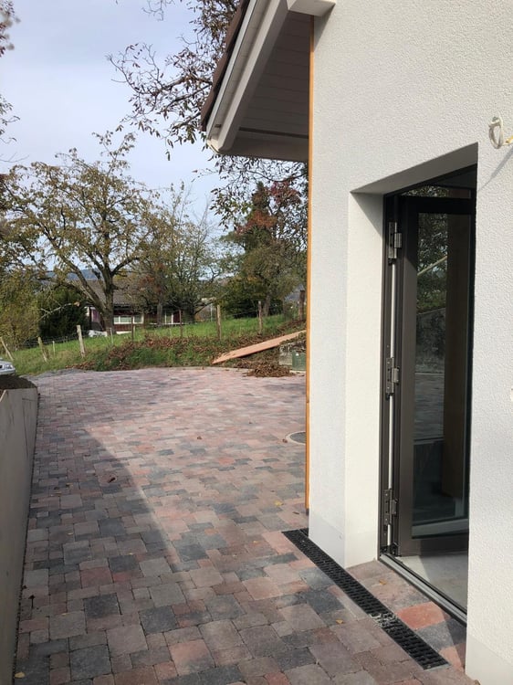 Maisonette Wohnung mit Aussicht und grosszügigem Umschwung - Erstvermietung 3