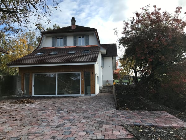 Maisonette Wohnung mit Aussicht und grosszügigem Umschwung - Erstvermietung 1