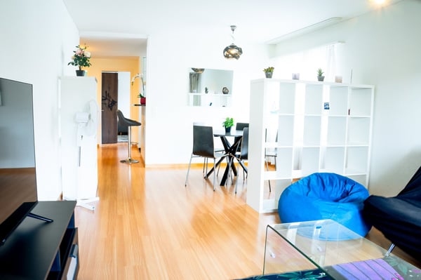 Einmalige 1.5 Zi. Wohnung an ruhiger und optimal besonnter Lage 2