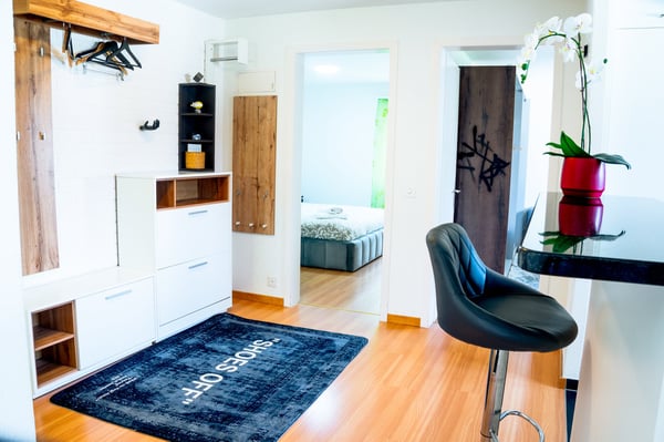 Einmalige 1.5 Zi. Wohnung an ruhiger und optimal besonnter Lage 8