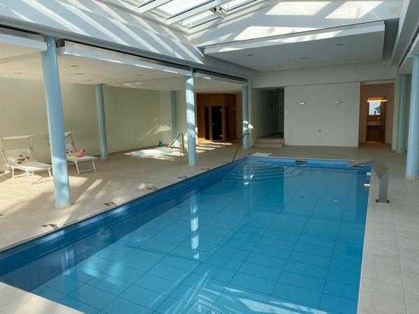 Modernes Wellnesscenter mit exklusivem Poolbereich in Rheinfelden als Praxis Physio etc. ideal 2