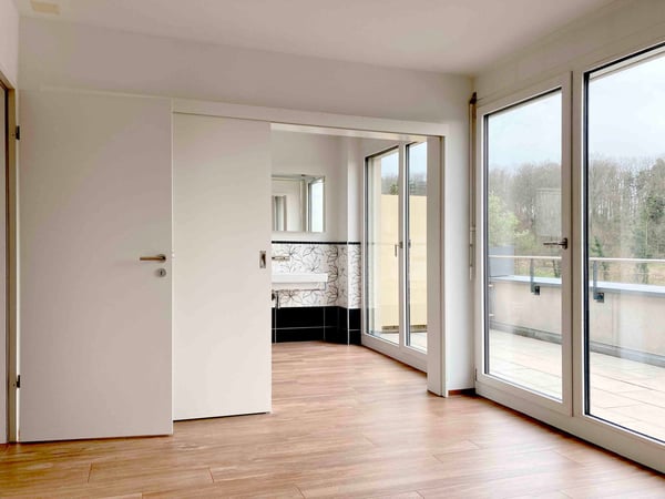 Sonnige 1.5-Zimmer Attikawohnung mit Weitblick in Bottmingen, inkl. zwei Aussenparkplätzen und NK 7