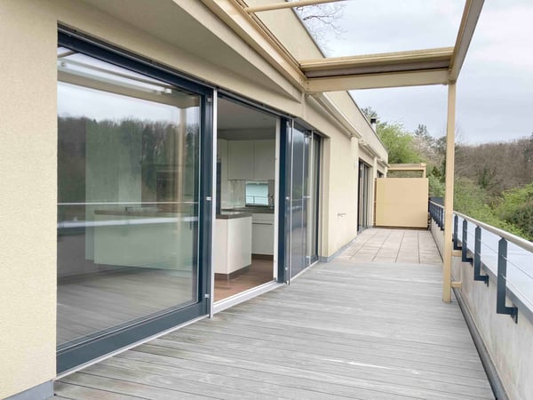 Sonnige 1.5-Zimmer Attikawohnung mit Weitblick in Bottmingen, inkl. zwei Aussenparkplätzen und NK 6