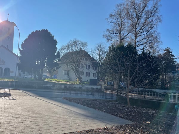 Charmante 1.5-Zimmer-Wohnung im Erdgeschoss mit Balkon in Biel 8