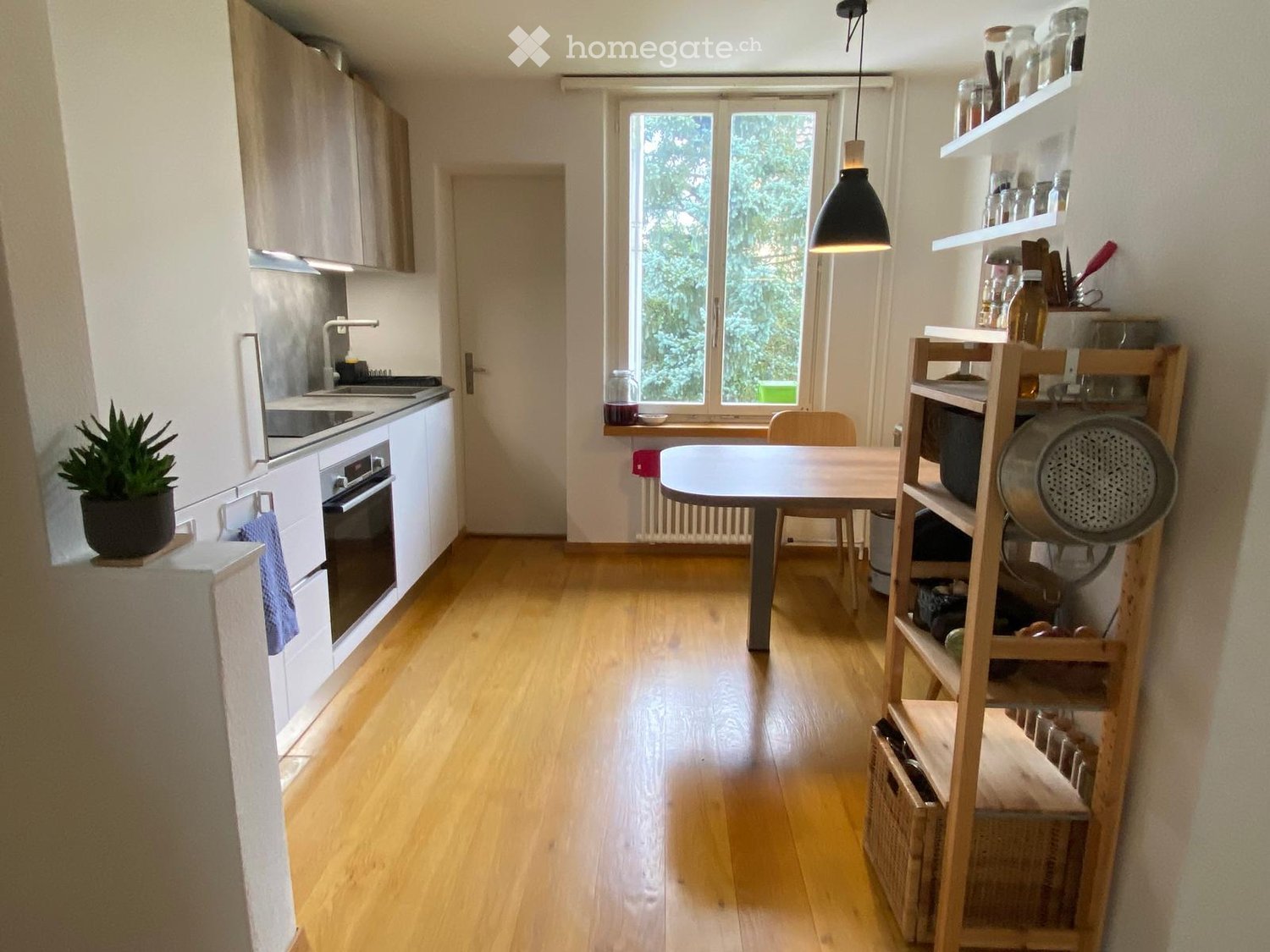 Bild Charmante 5.5-Zimmer-Wohnung am Fusse des Käferbergs