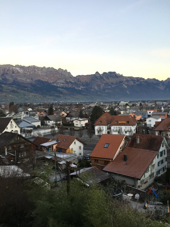 Historische 1.5-Zimmer-Attikawohnung mit Aussicht im Städtli Werdenberg 21