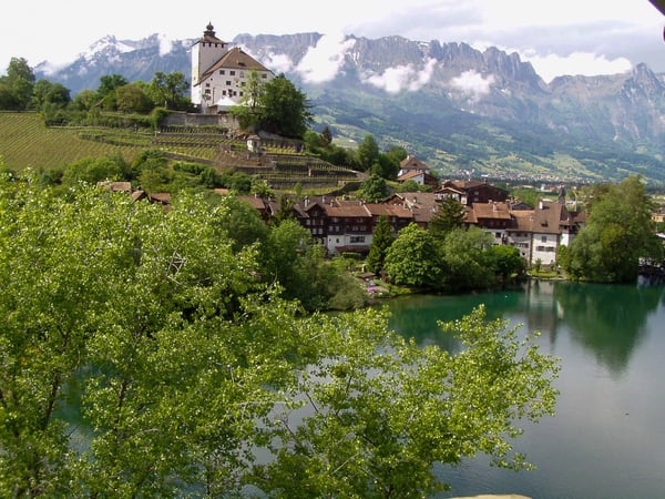 Historische 1.5-Zimmer-Attikawohnung mit Aussicht im Städtli Werdenberg 3