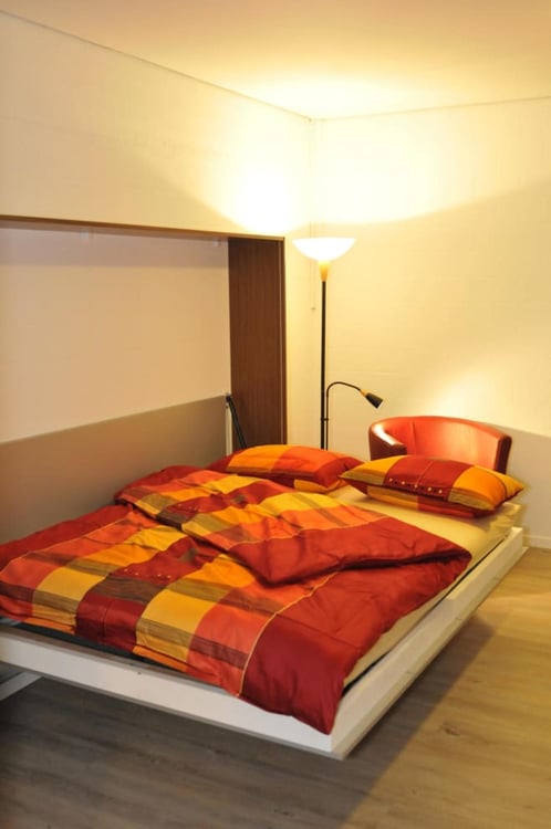 Neu renoviertes möbliertes Studio mit eigener Küche und eigenem Badezimmer (Dusche) 4