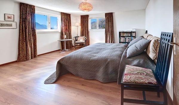 Traumhaftes Einfamilienhaus mit viel Umschwung und Seesicht 6