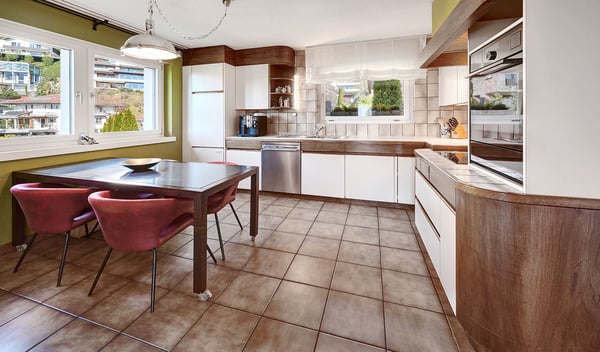 Traumhaftes Einfamilienhaus mit viel Umschwung und Seesicht 9