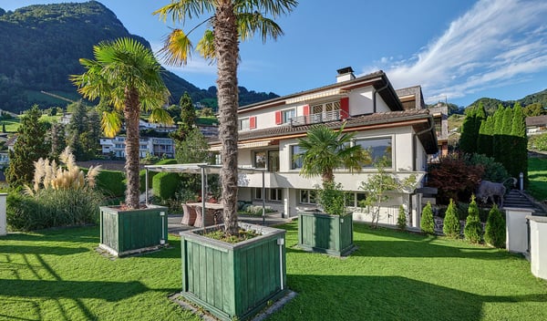 Traumhaftes Einfamilienhaus mit viel Umschwung und Seesicht 13