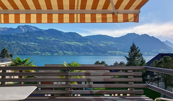 Traumhaftes Einfamilienhaus mit viel Umschwung und Seesicht 2