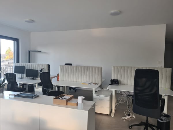 Moderne 1.5-Zimmer-Büroräume mit Berg- und Seeblick in Schindellegi 10