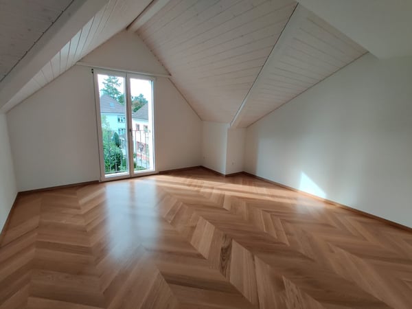 Wohnen als Erlebnis - Grosszügige 1.5-Zimmer-Dachwohnung auf dem Kapuzinerberg zu vermieten 7