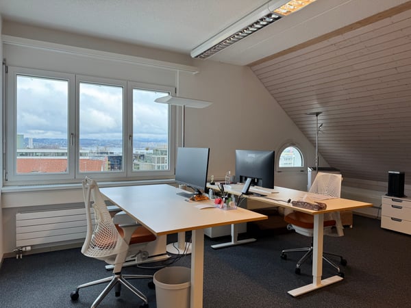 Möblierte, moderne 120m²-Bürofläche mit Parkplätzen / Kurzfristig/flexible Mietdauern möglich 2