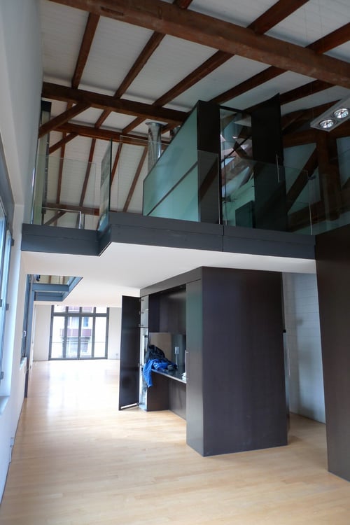 Einmalige Gelegenheit: Traumhafte Loft mit Galerie & großer Fensterfront zu verkaufen! 1