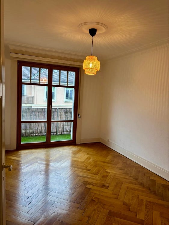 1.5 room apartment in Servette with two balconies 2