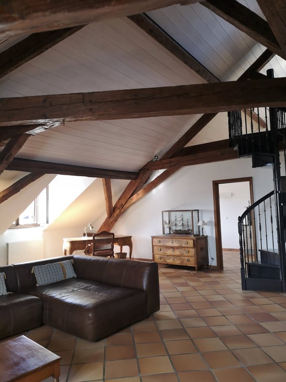 Bel appartement 200m2 de 4 pièces 2