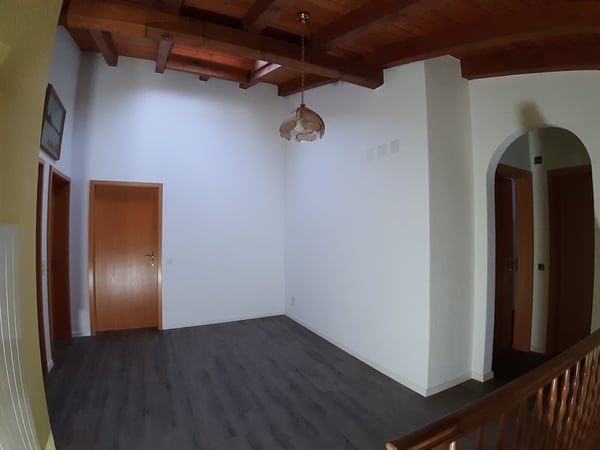 grosszügiges 1.5-Zimmer EFH an sonniger, ruhiger und familienfreudlicher Lage 12