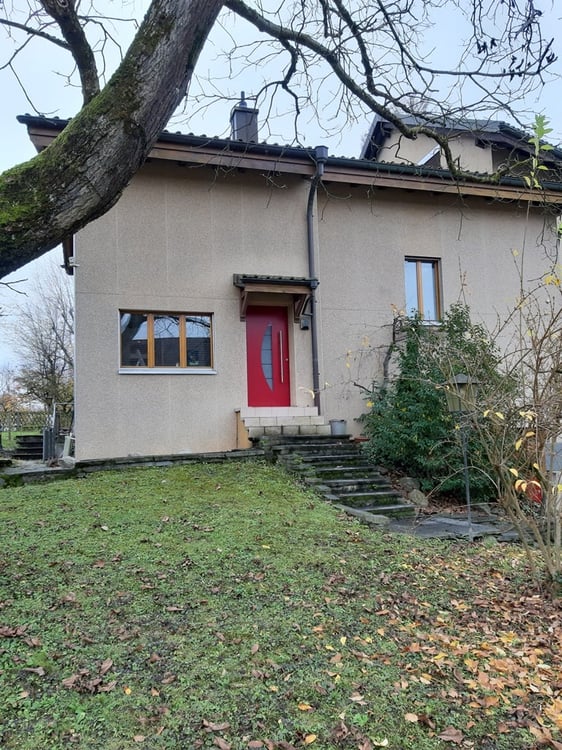 grosszügiges 1.5-Zimmer EFH an sonniger, ruhiger und familienfreudlicher Lage 16