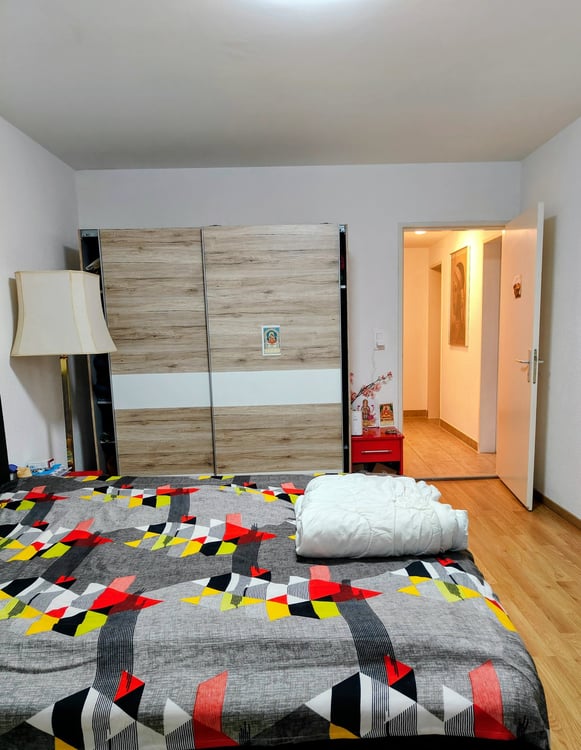 Modern and Bright 2.5-Room Apartment for Rent with Balcony in Basel 4